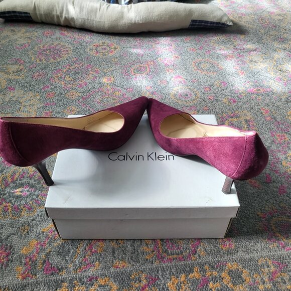 Calvin Klein Dolly Kid Suede - 8M - Picture 2 of 2